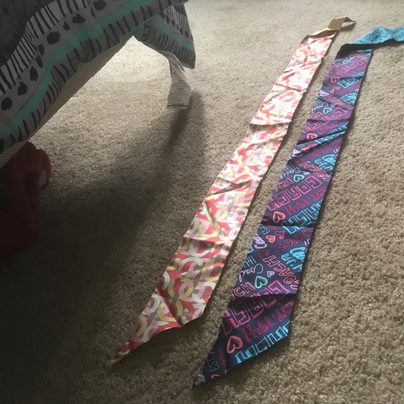 Coach | authentic 100% silk thin purse reversible scarf Kristin yellow print - Picture 4 of 6